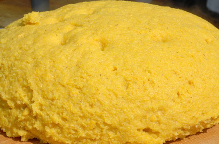 Cum să faci mămăligă după o rețetă simplă și rapidă: metoda pe porții 4 la 2 pahare