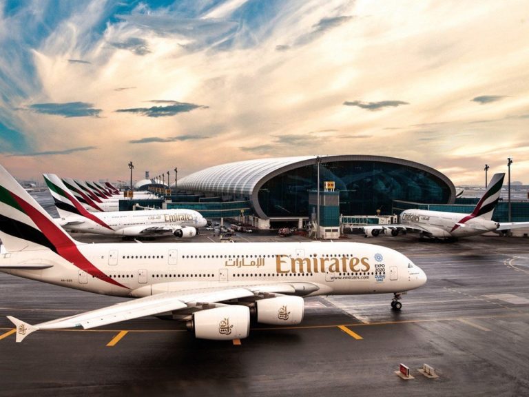 Aceasta este cu siguranță cea mai periculoasă reclamă din lume. Emirates Airlines are cei mai devotați angajați