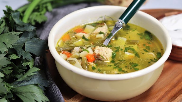 Când se pune borșul în ciorbă. Acesta este adevăratul secret al unei gospodine