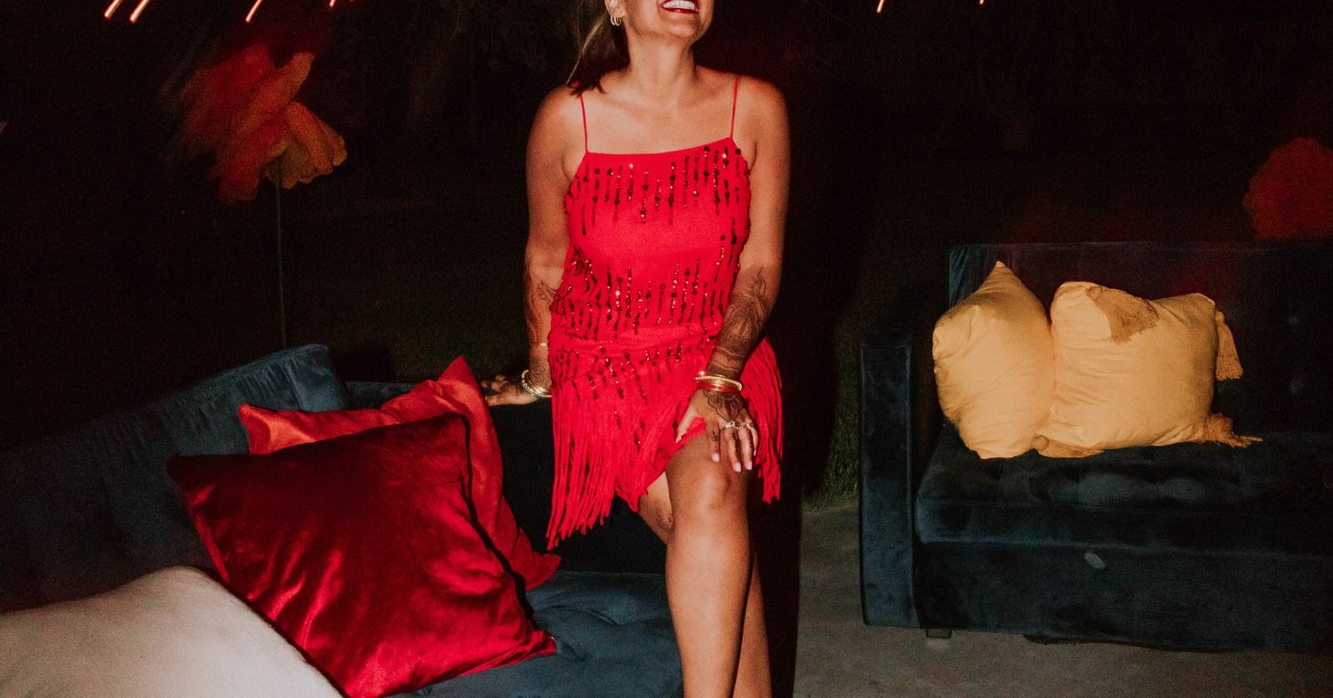 Ocazii la care merge o rochie roșie de seară