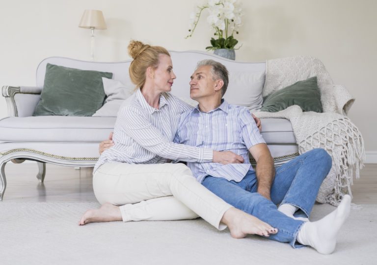 Relația de cuplu în menopauză: provocări și soluții pentru o experiență împlinită