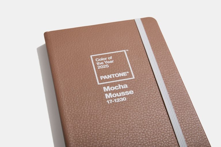 Care este culoarea anului 2025. Ce spune Institutul Pantone despre Mocha Mousse