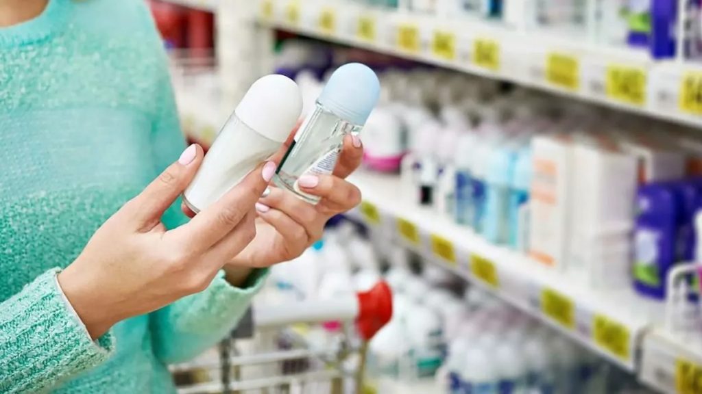 Diferența dintre antiperspirant și deodorant