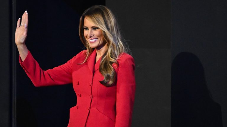 Câți bani ar fi primit Melania Trump pentru un documentar în care apare ea și familia ei