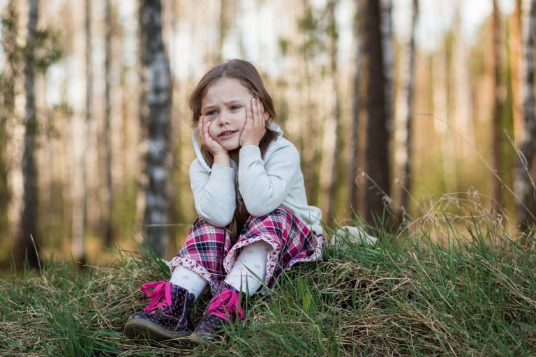 Ce ascunde, de fapt, un copil morocănos? Oamenii de știință leagă asta în mod direct de inteligența celui mic