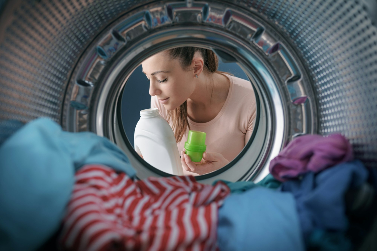 De ce nu miros hainele a balsam după spălare