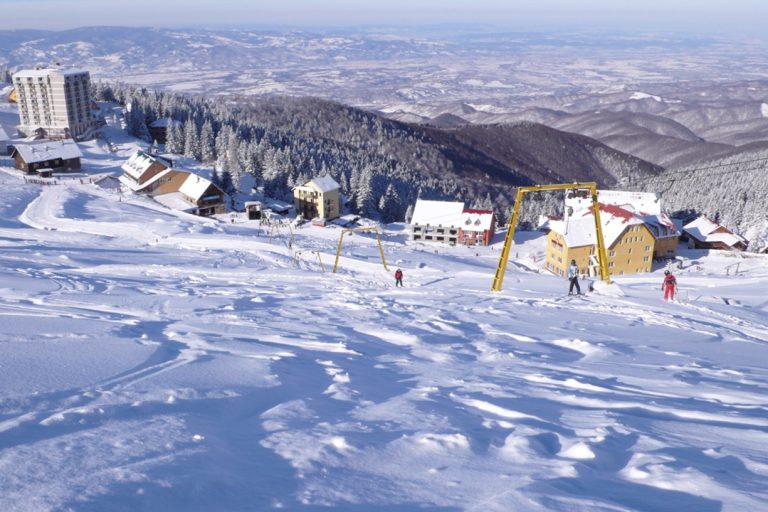 Muntele Mic, destinația perfectă pentru o iarnă magică. Activități de neratat dincolo de pârtia de schi