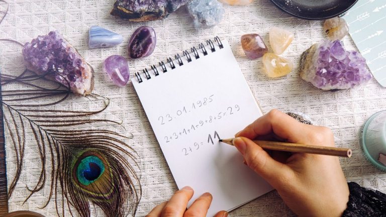 Previziuni numerologice zilnice, 9 februarie, duminică – vibrația cifrelor și influențele ascunse ale destinului