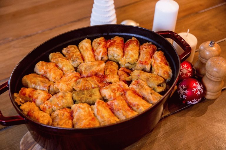 Rețeta originală a sarmalelor bucovinene. Secretele unei arome desăvârșite