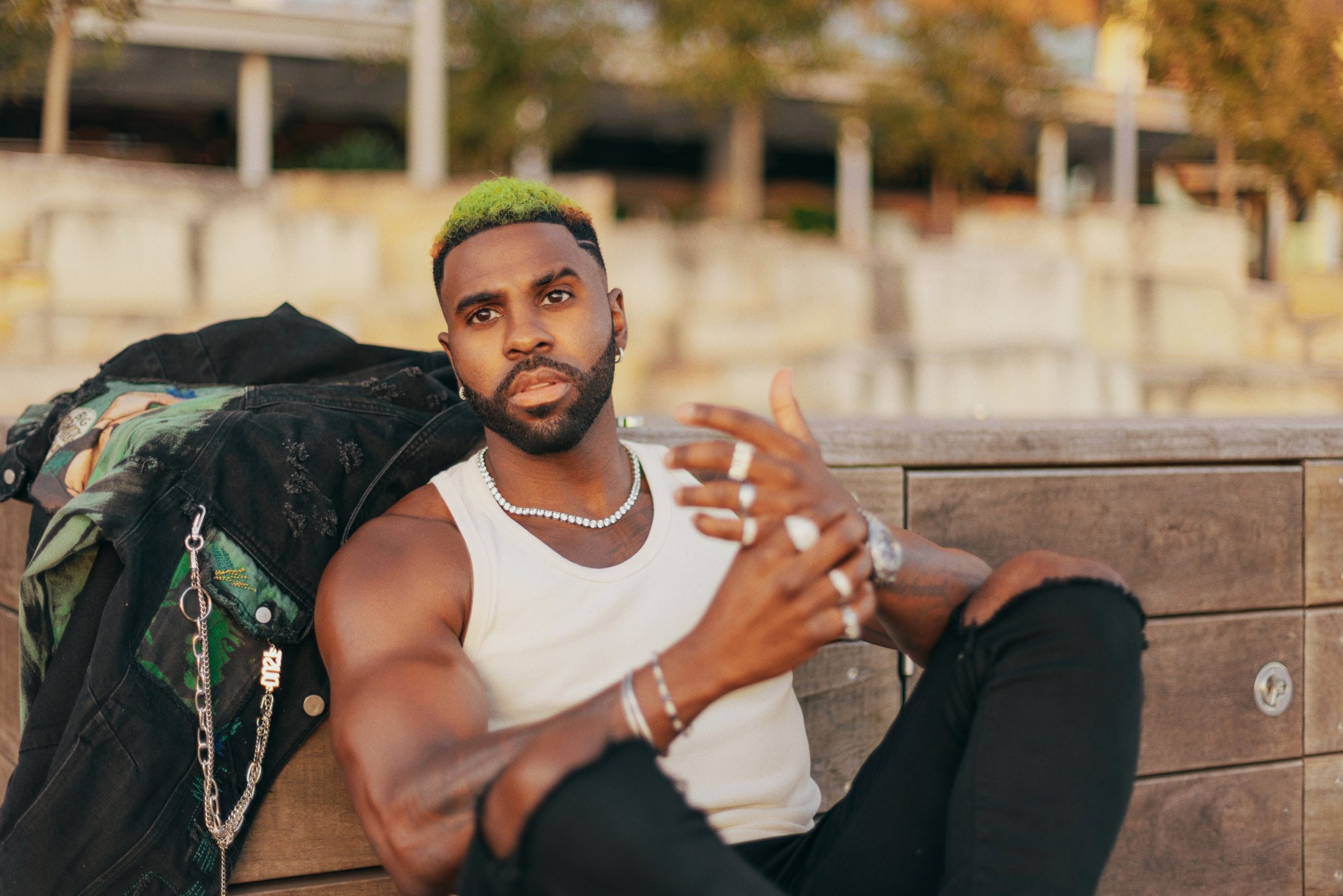 Jason Derulo vine în România