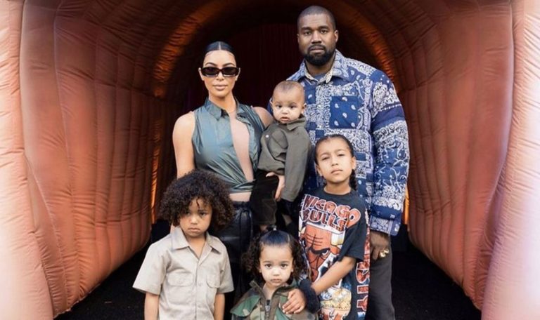 Kanye West face declarații șocante despre Kim Kardashian și copiii lor într-un interviu cu DJ Akademiks