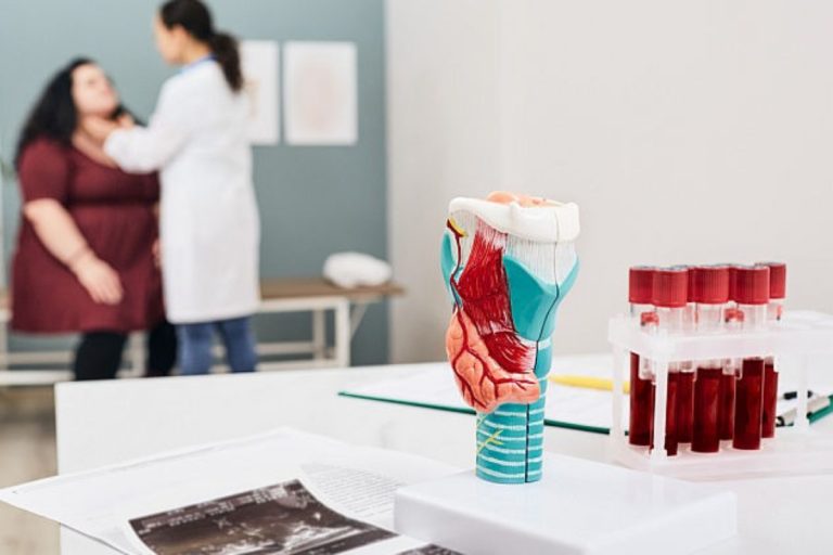 Legătura dintre obezitate și tiroidă. Cum îți poate afecta greutatea metabolismul?