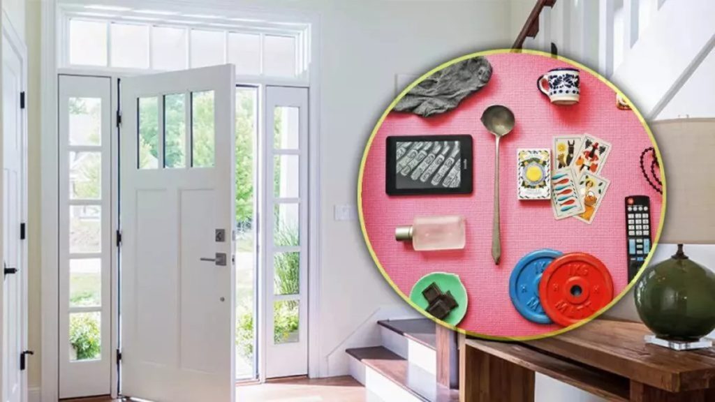 Ce să pui la ușa de la intrare pentru noroc