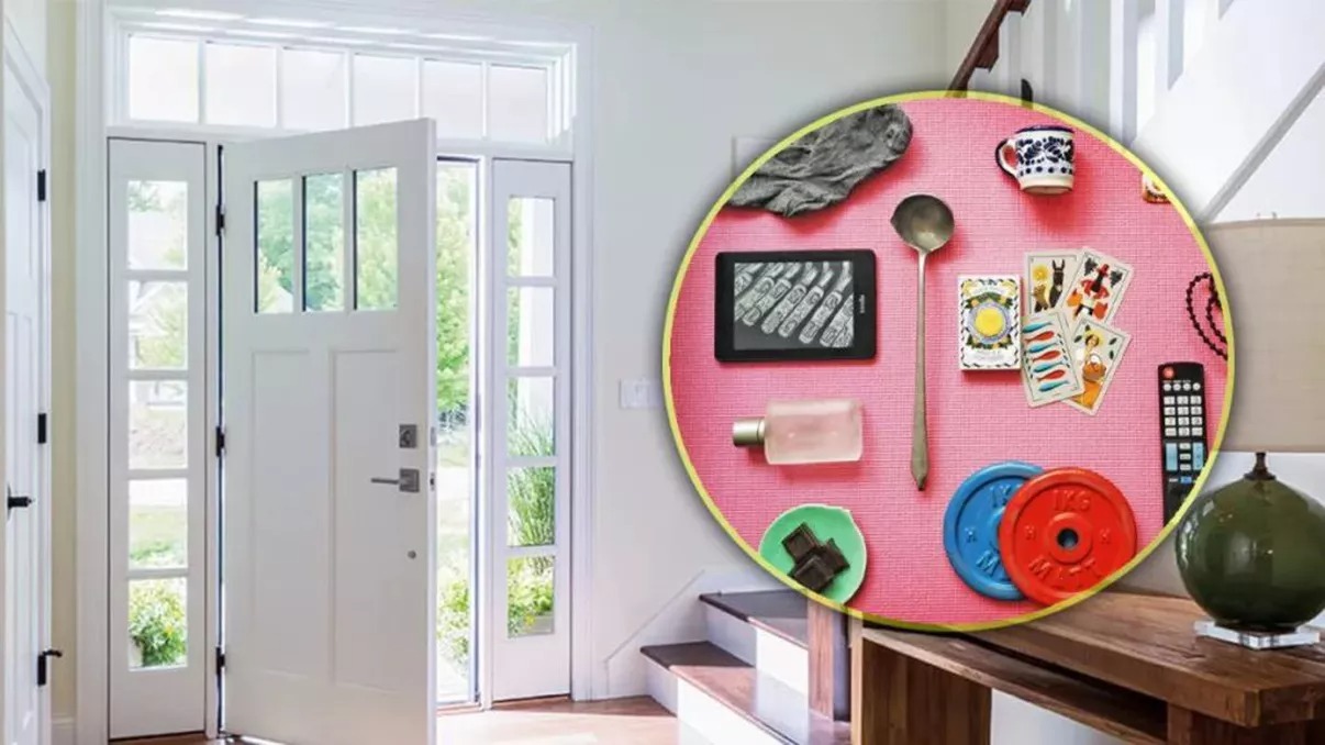 Ce să pui la ușa de la intrare pentru noroc