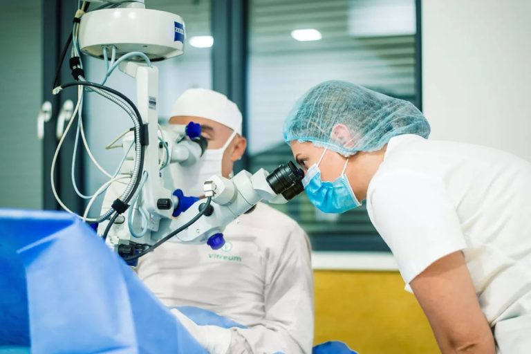 Operația revoluționară care redă vederea. Cum poate un dinte implantat în ochi să schimbe viața pacienților