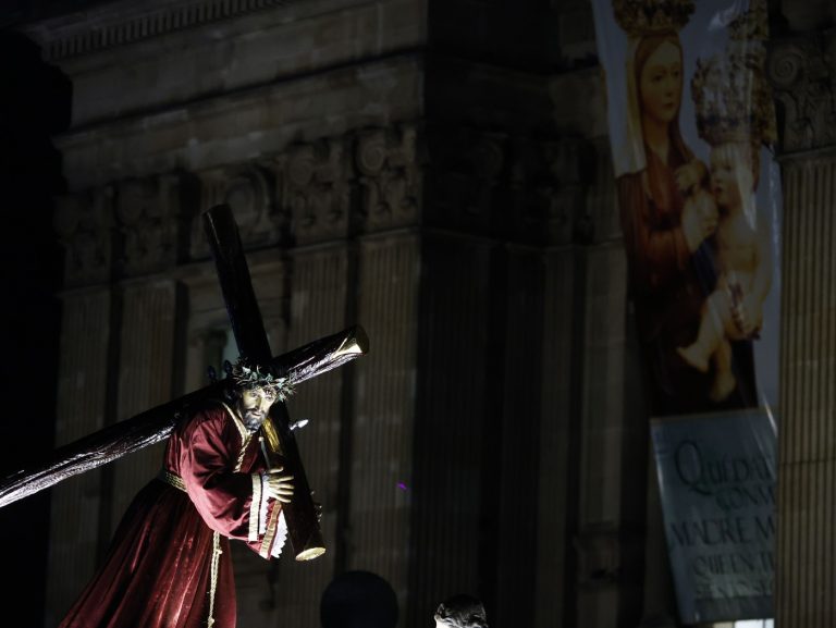 Cum se ține post în alte religii? Tot ce trebuie să știi despre postul Paștelui la români