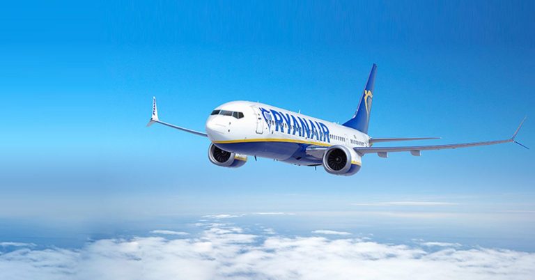 Te vei putea abona la Ryanair și vei primi locuri rezervate, asigurare de călătorie și reduceri. Câți bani vei da lunar