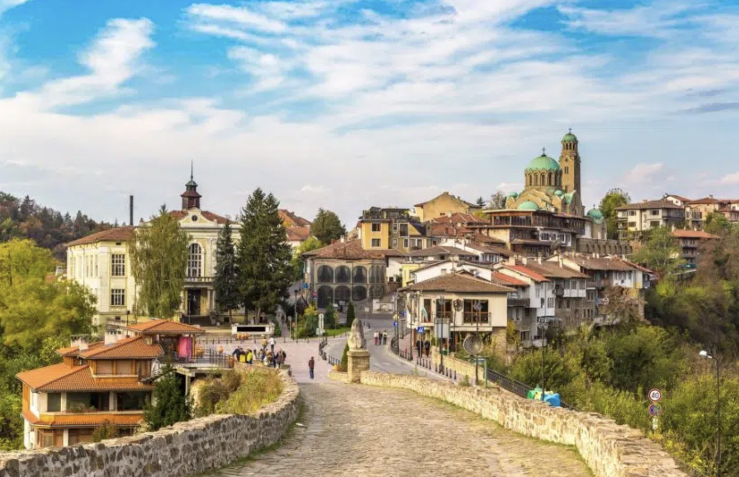 Iată câteva destinații de vacanță superbe, în Veliko Tărnovo