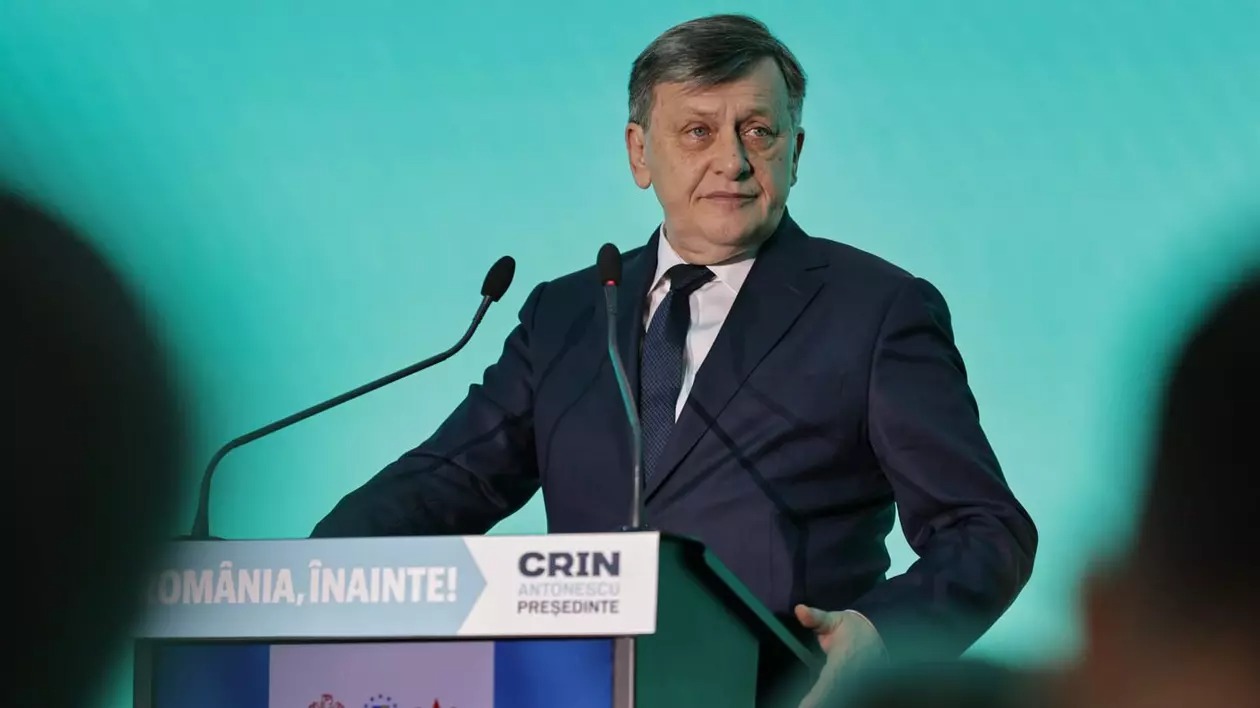Care este numele complet al lui Crin Antonescu și ce avere are