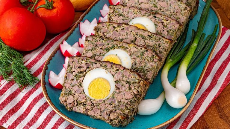 Rețetă de drob de pui pentru Paște. Preparatul tradițional reinterpretat simplu și delicios