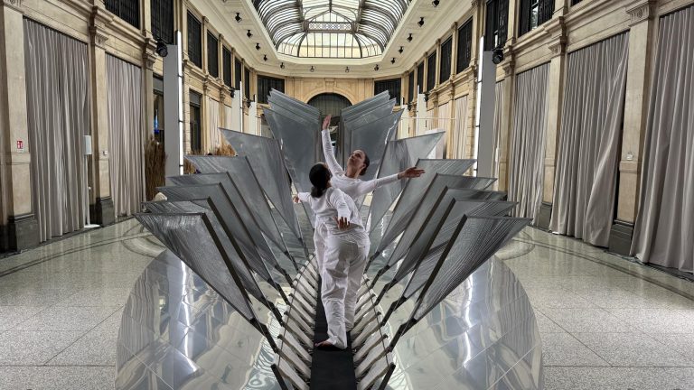 Cum a ajuns laptopul de top un accesoriu de fashion. ASUS Zenbook Ceraluminium, prezentat la Milano Design Week