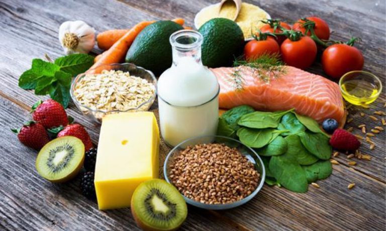 Alimentația care combate cancerul. Sfaturile unui oncolog recunoscut