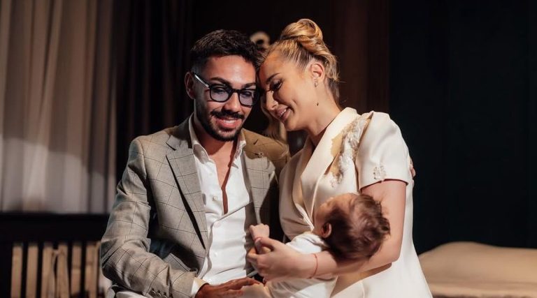 Botez cu emoții și bucurie: fiul lui Armin Nicoară și al Claudiei Puican a devenit creștin. Cine sunt nașii copilului
