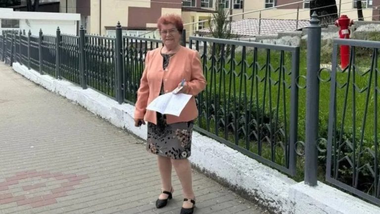 La 75 de ani, o femeie din Neamț a trecut Bacalaureatul cu brio: „Am vrut să dau un exemplu”