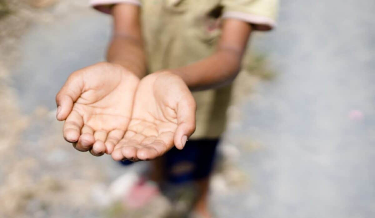 Părinți acuzați că și-au obligat copiii să cerșească