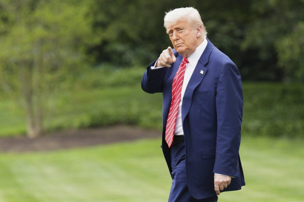 Trump interzice accesul în SUA pentru cetățeni din 12 țări