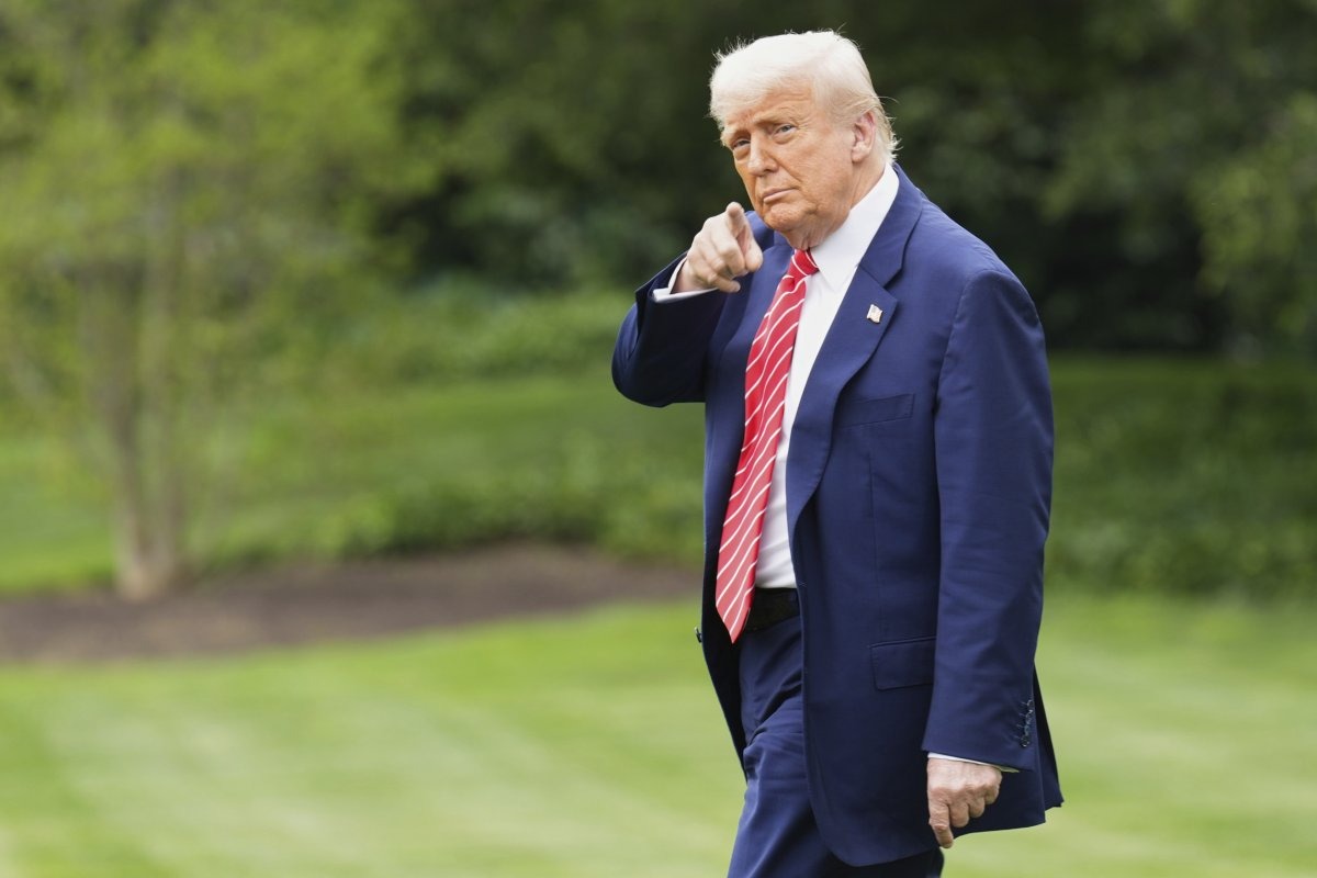 Trump interzice accesul în SUA pentru cetățeni din 12 țări