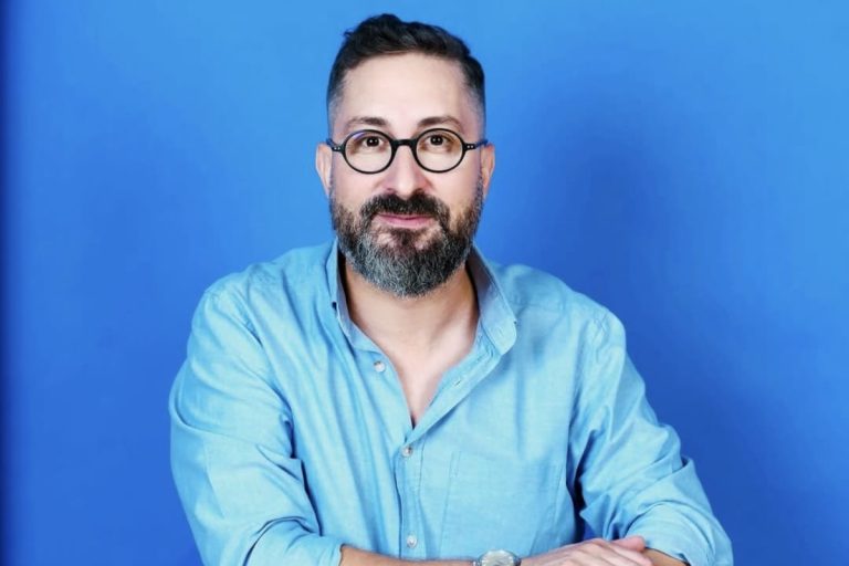 Totul despre miniseria documentară “Lumea-n cap! cu Savu”: “Nu știam cum să o dregem” VIDEO EXCLUSIV