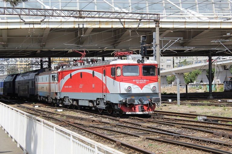 Biletele de tren se scumpesc de la 1 august. Cât vor plăti călătorii după majorarea TVA