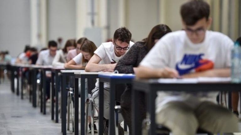 Cea mai căutată specializare. Studenții reușesc să se angajeze în domeniu încă din timpul facultății