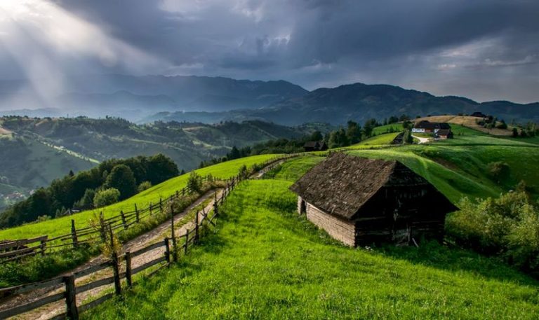 Unde să mergi în vacanță în România, în funcție de zodia ta