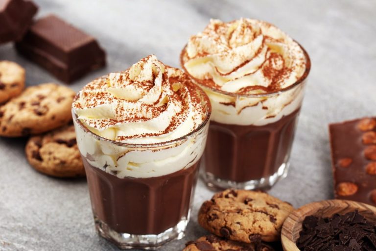 Ce fel de ciocolată caldă trebuie să bei, în funcție de zodie. Ce îți recomandă astrele