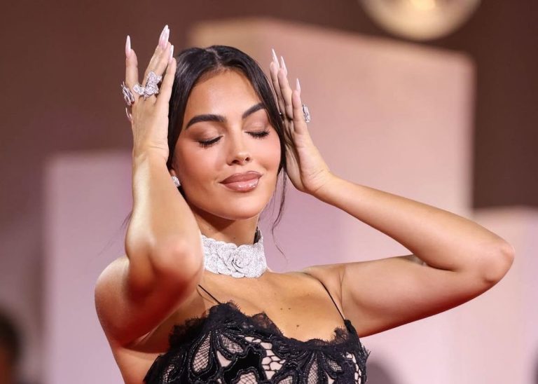 Cum s-au îmbrăcat vedetele pe covorul roșu de la Festivalul de Film de la Veneția 2025. Georgina Rodriguez și-a etalat inelul de logodnă