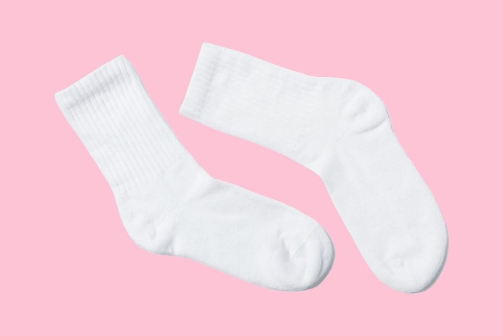 Curățare șosete albe