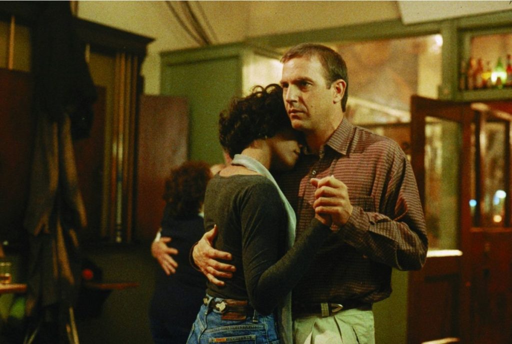 Kevin Costner și Whitney Houston, The Bodyguard 1992