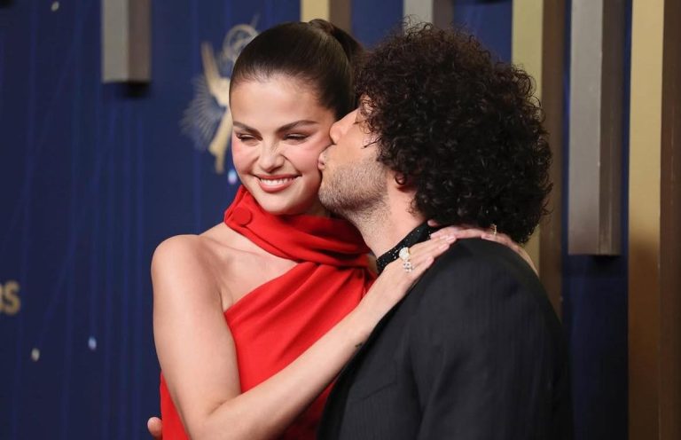 Selena Gomez a îmbrăcat rochia de mireasă. Artista și Benny Blanco s-au căsătorit în California