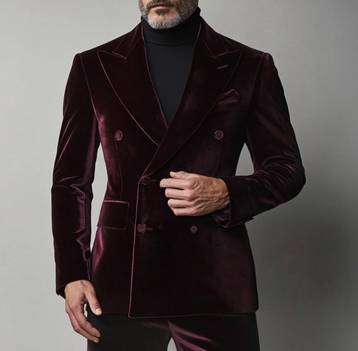 Catifeaua adaugă o notă de rafinament fiecărei ținute, perfectă pentru seară