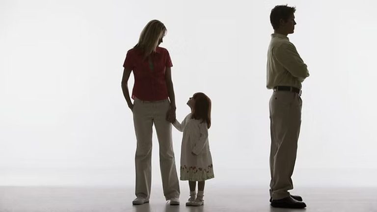 De ce mulți bărbați eșuează ca tați și soți? Tot ce trebuie să știi despre cum poți să readuci echilibrul în familie