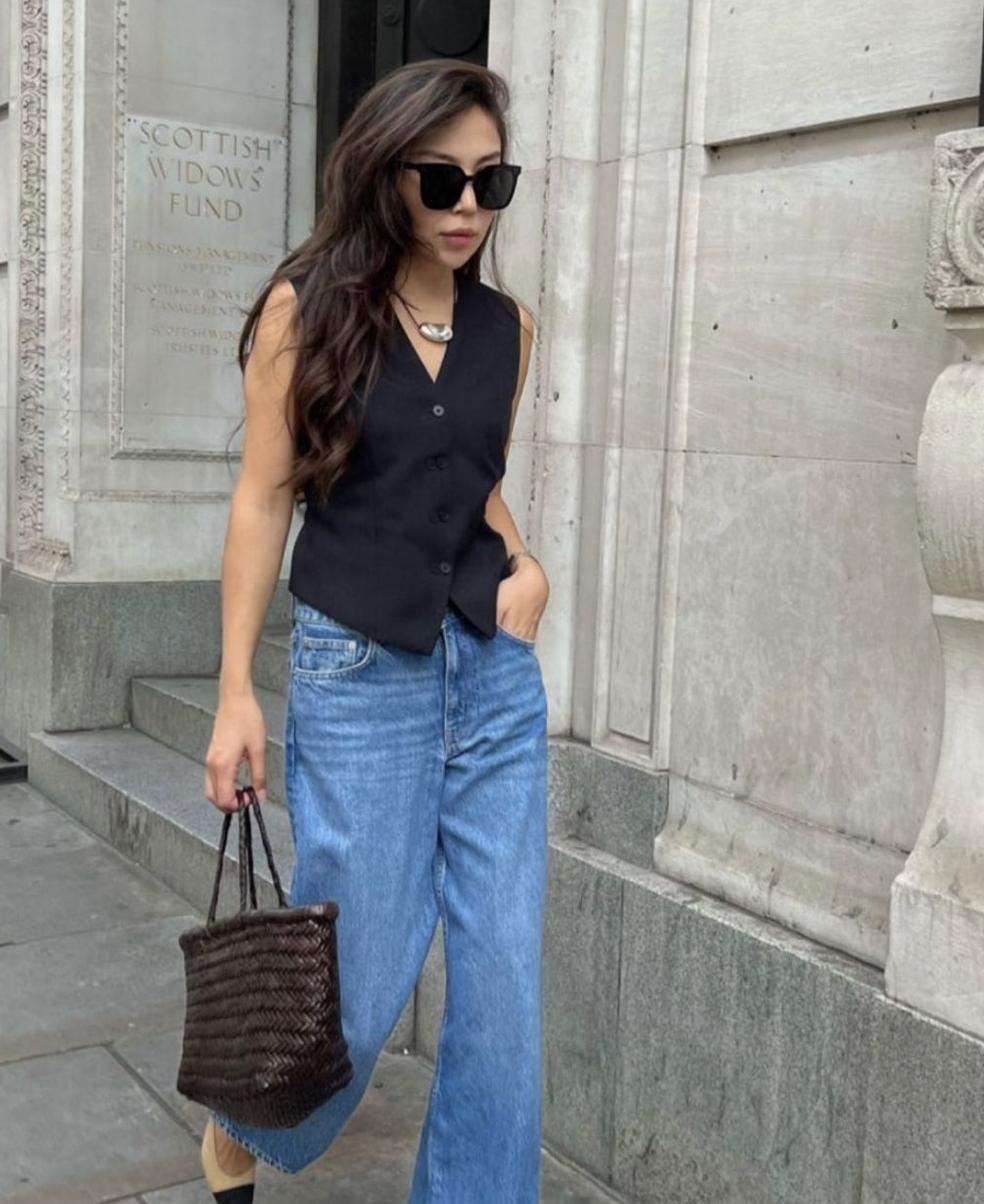 O vestă bine aleasă poate fi purtată ca piesă centrală a ținutei