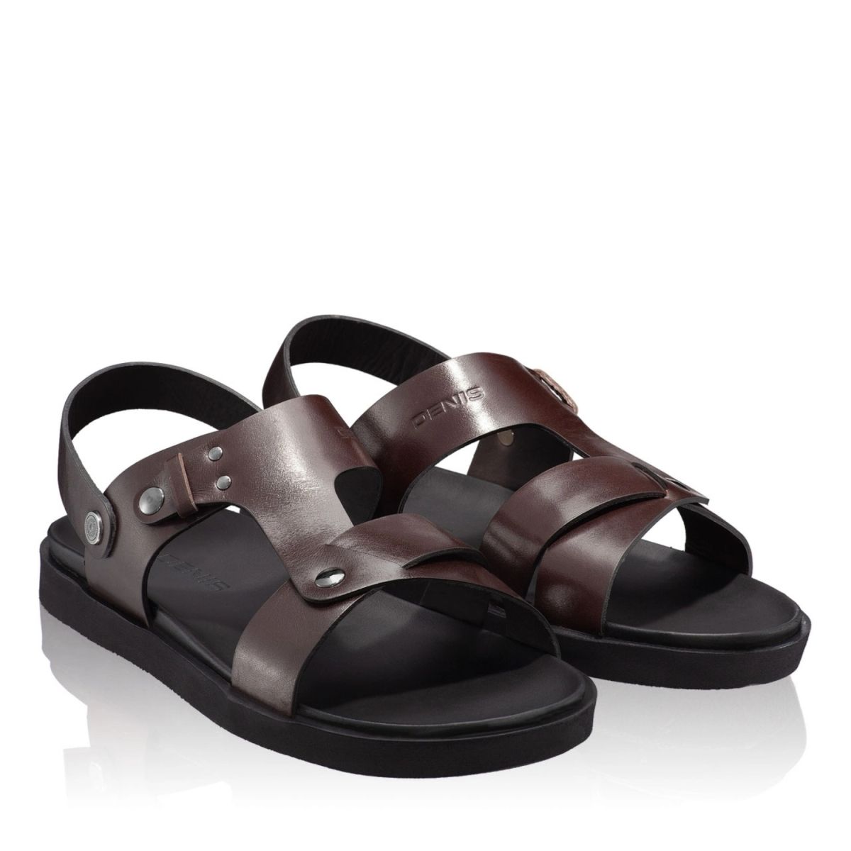 Pentru vacanțe și escapade, alege pantofi lejeri care să combine stilul cu confortul