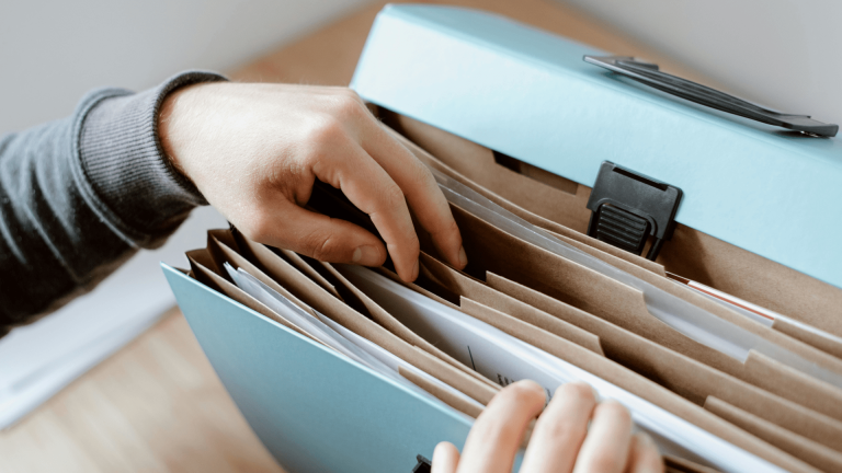 DigiGov și rutina ta: actele de care ai nevoie, pe email sau livrate acasă