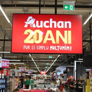 20 de ani de Auchan în România: oferte speciale, surprize și reduceri de până la 50% 
